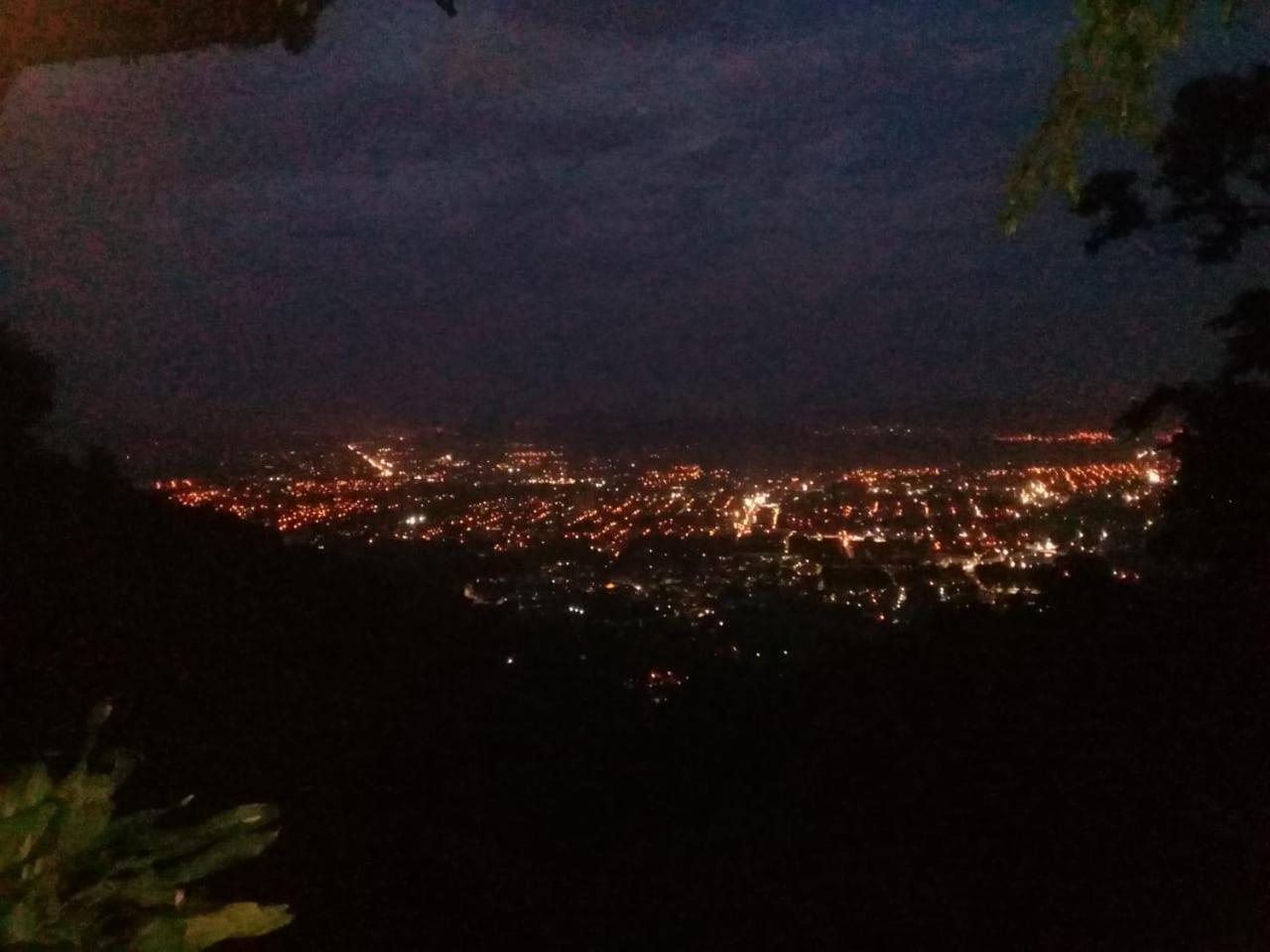 Hostal Juan Lindo San Pedro Sula Ngoại thất bức ảnh